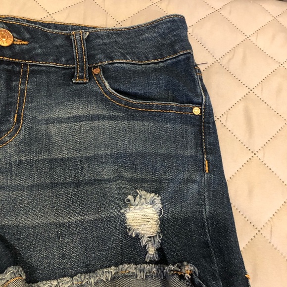 Celebrity Pink Stretch Denim Shorts - Picture 3 of 6